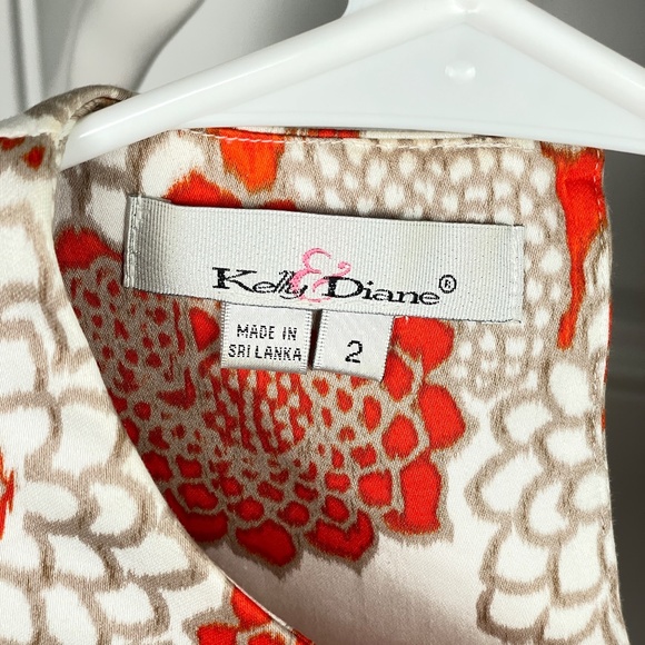 Kelly & Diane - Sleeveless Peplum Top - Picture 5 of 7